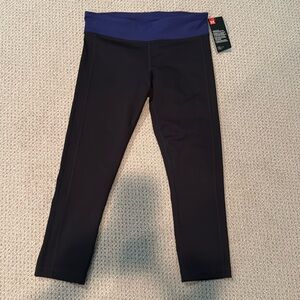 Underarmour crop leggings Medium black with blue waistband